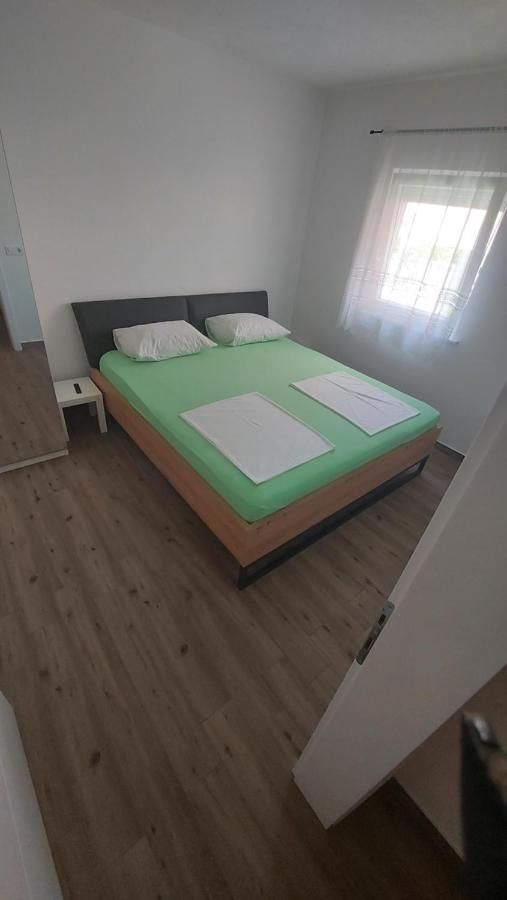 Apartmani Mlinar - Two Bedroom Apartment With Seaview Grebaštica Exterior foto